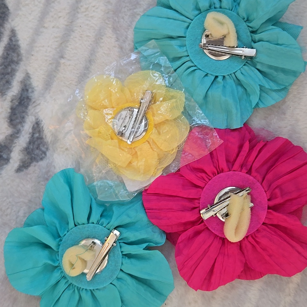 🏖 New Thirtyone 5 large rosette pin/hair clip - Yellow Is Smaller - Picture 6 of 6